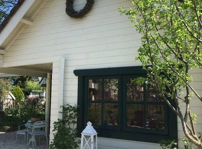 Cosy & Natural Cottage With Fireplace And Garden * Heinenoord